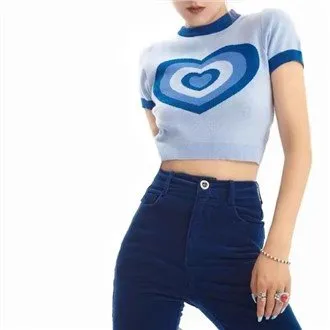 ছোট হাতা সোয়েটার ভালোবাসি